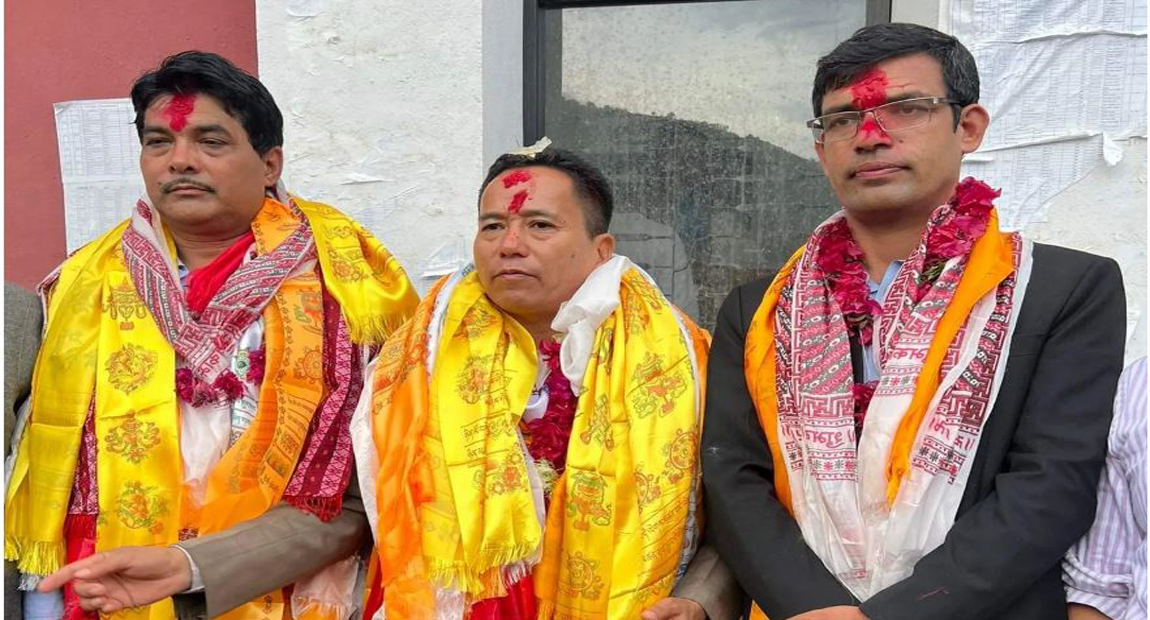 कांग्रेस र माओवादी उम्मेरद्वारहरुले गरे मनोनयन दर्ता