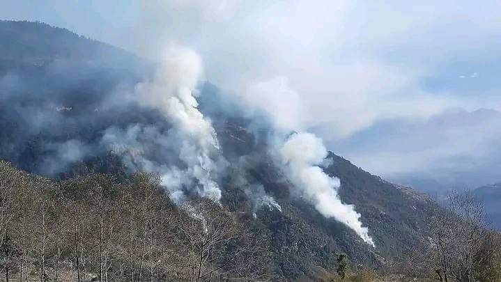 रामेछापको गौरीशंकर संरक्षण क्षेत्रमा भिषण आगलागी, आगो नियन्त्रण बाहिर