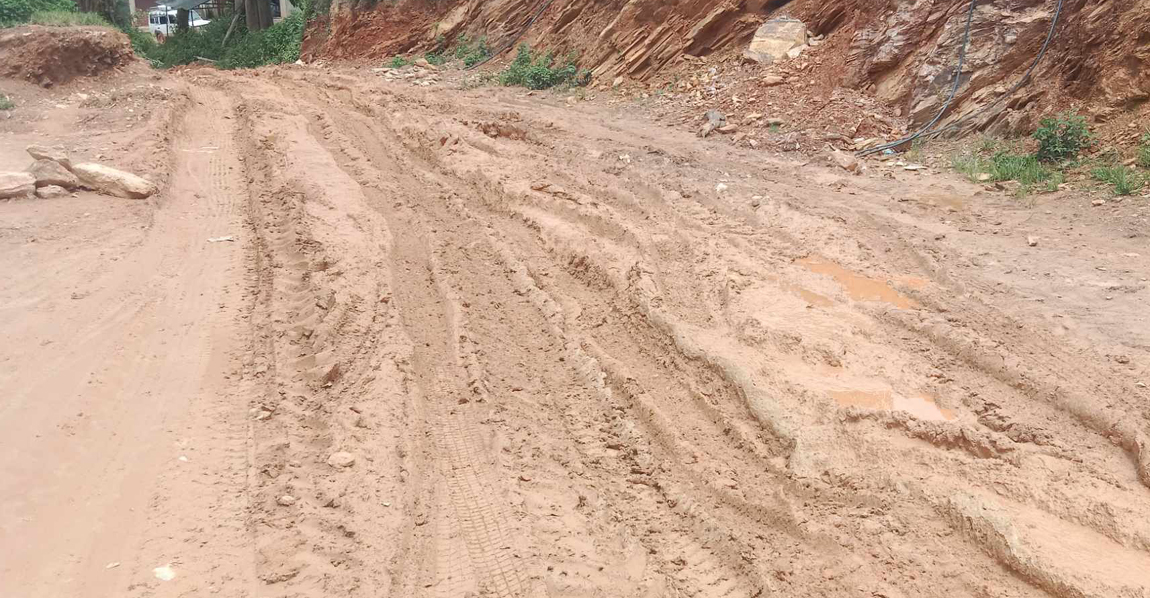         सेले घाट– रामेछाप –साँघुटार सडक अलपत्र  