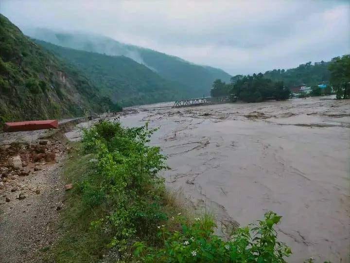 रामेछाप जिल्लामा प्रबेश गर्ने सबै नाका बन्द