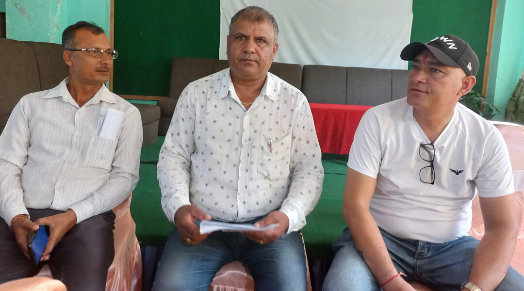 आफ्नो माग पुरा नभए भोली देखी रामेछापका पेट्रोलियम व्यवसायीहरू आन्दोलनमा उत्रने