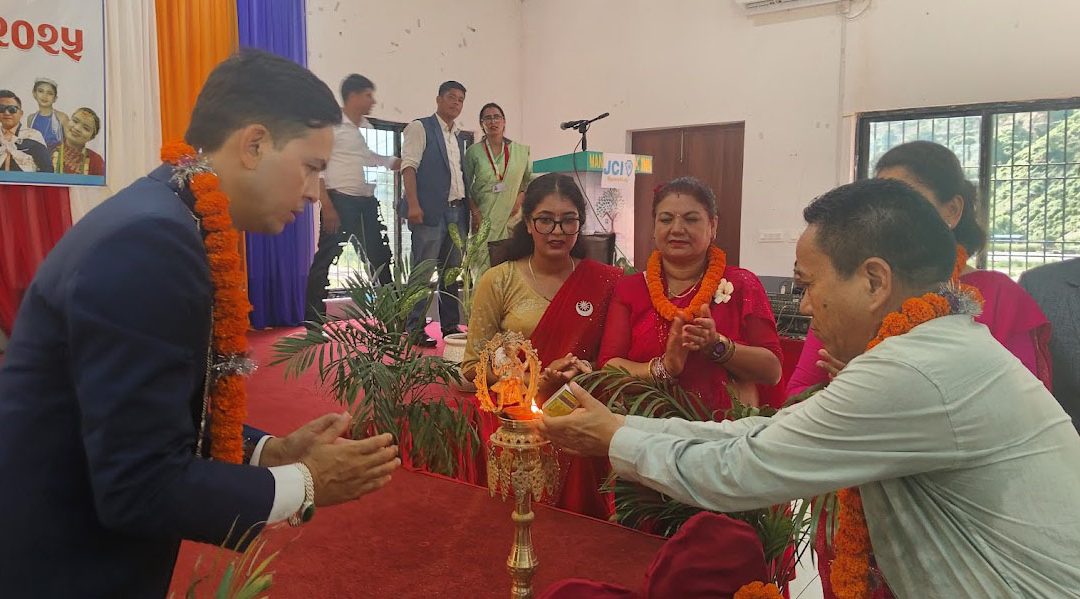 मन्थलीमा ‘रामेछाप तीज क्वीन २०८२’ र सांस्कृतिक कार्यक्रम भव्यतापूर्वक सम्पन्न