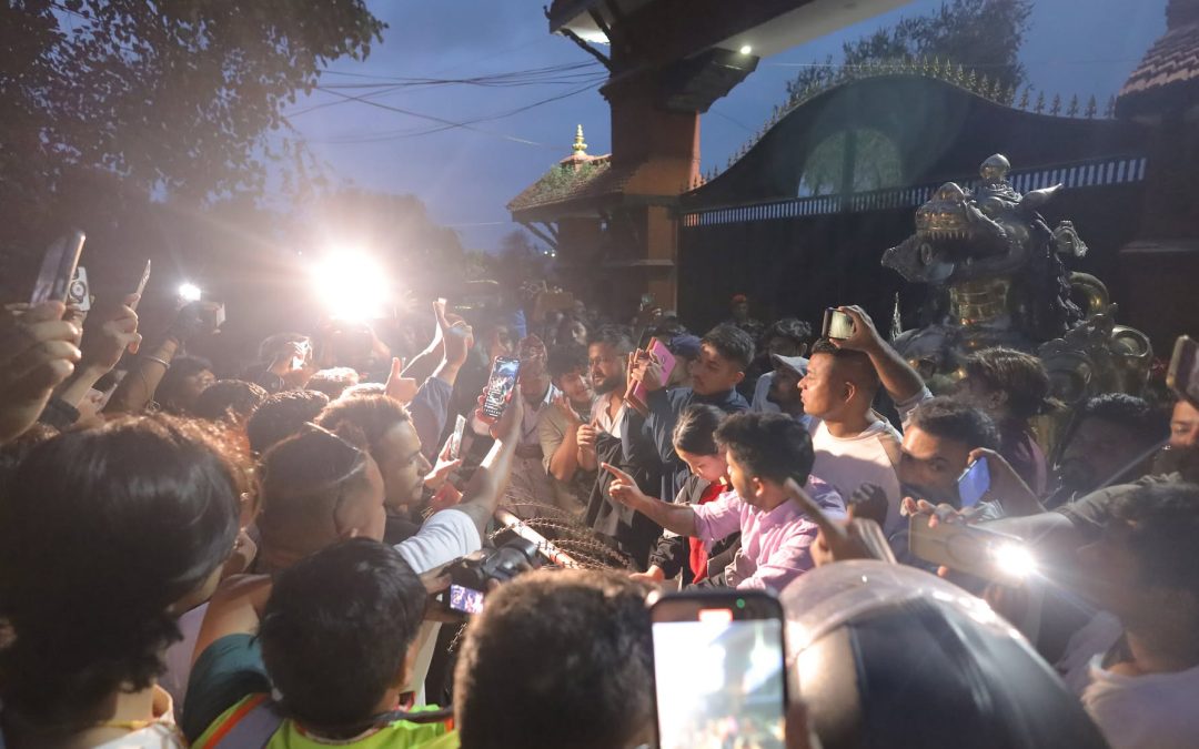 ‘सुशीला हुँदैन, बालेन–हर्क चाहिन्छ’ भन्दै जंगीअड्डा पुगे युवाहरू