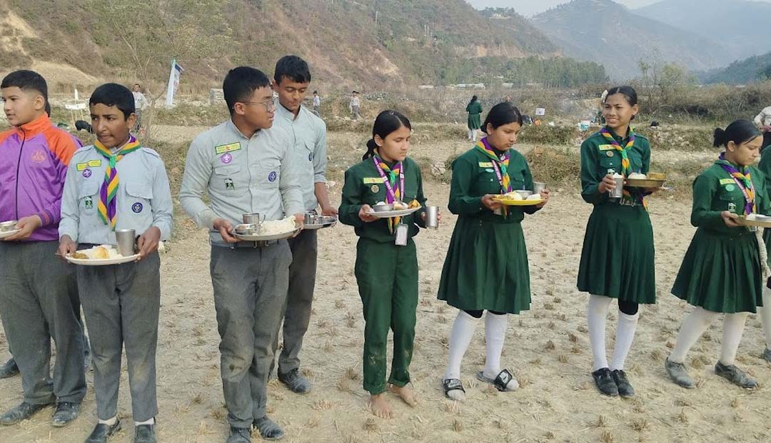 केब्स स्कुलका ७५ स्काउट विद्यार्थीको जंगल हाइकिङ र डे क्याम्प अभ्यास