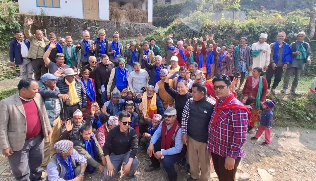 खाँडादेवी–९ मा एमालेबाट सामूहिक प्रवेश कांग्रेसमा