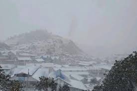 दोलखाको उच्च भेगमा हिमपात, तल्लो भेगमा असिनासहित वर्षा