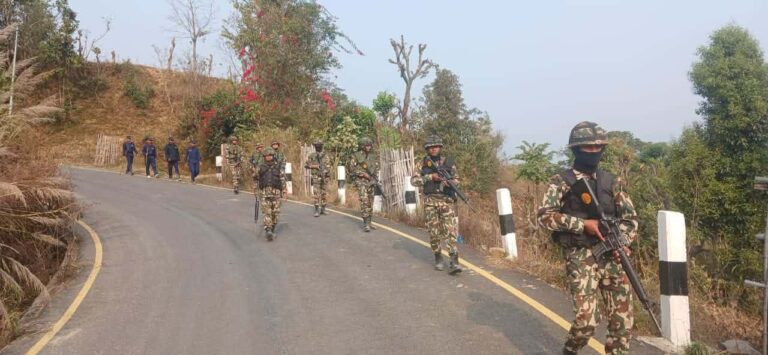 सुरक्षित निर्वाचनको तयारी: रामेछापमा नेपाली सेनाको हवाई र स्थल गस्ती तीव्र