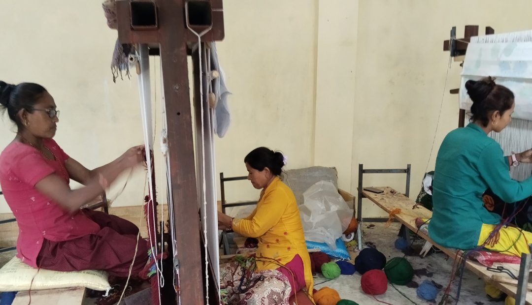 खस्कदै ढाका कपडाको ब्यवसाय