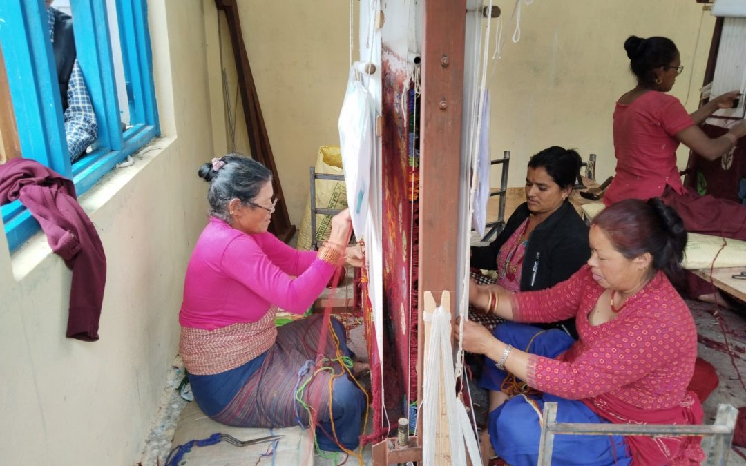 खस्कदै ढाका कपडाको ब्यवसाय