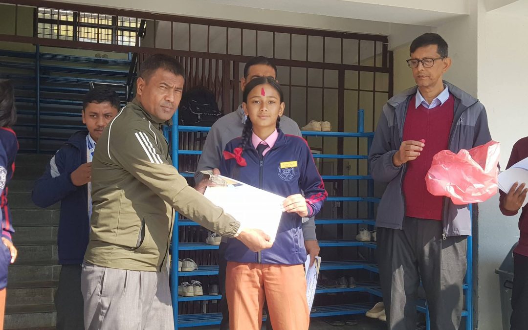 प्रदेश स्तरीय निबन्ध प्रतियोगितामा मन्थली माविकी छात्रा रिस्ता कार्की द्वितीय